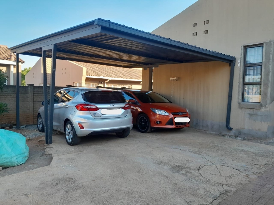 3 Bedroom Property for Sale in Geelhoutpark North West